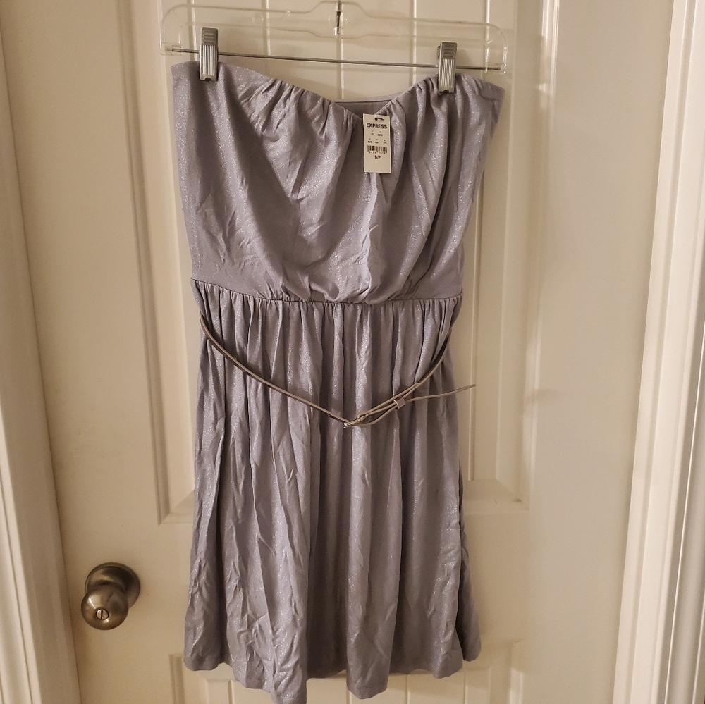 🌿💃 NWT Express strapless dress